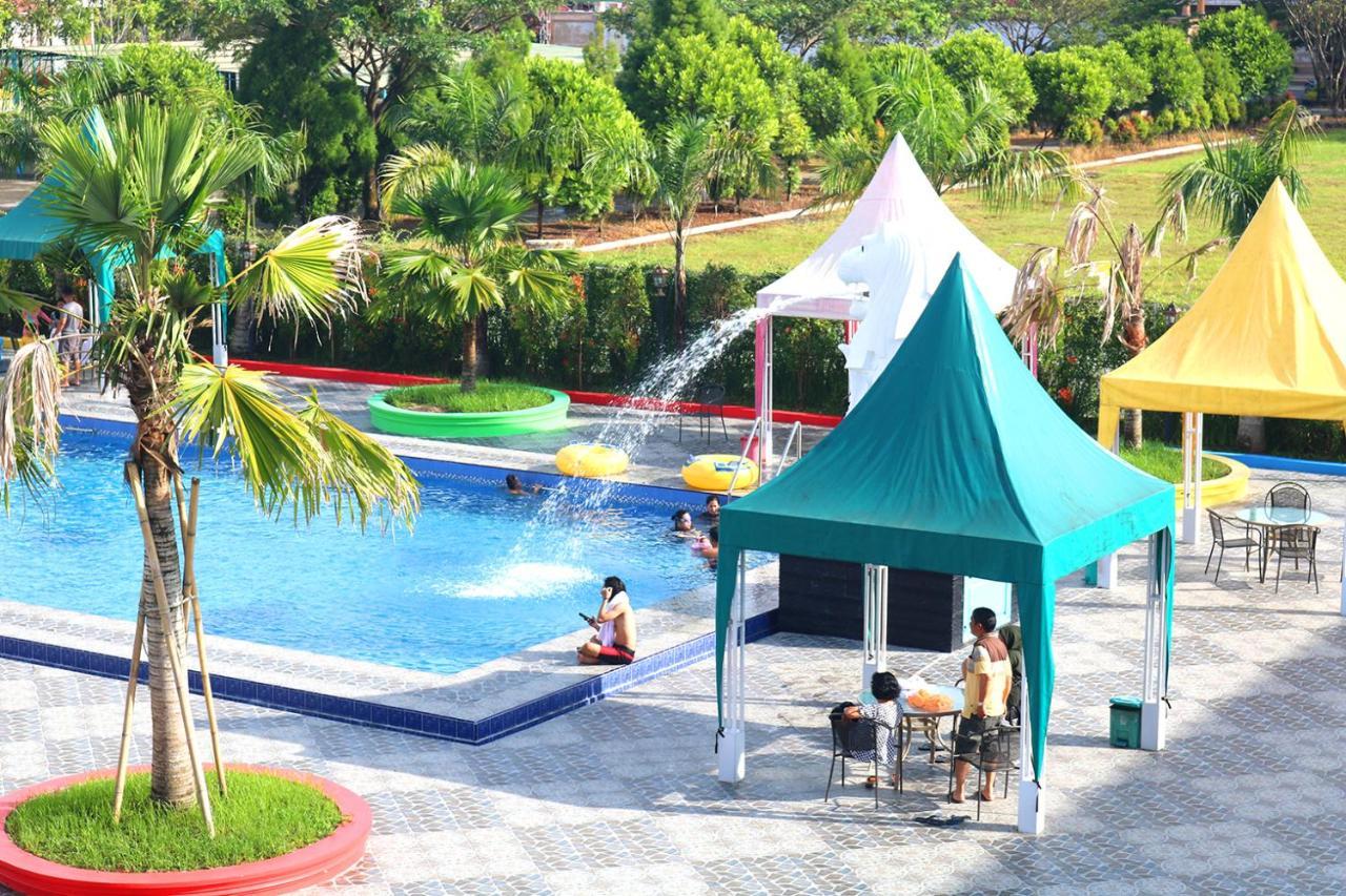 Singapore City Hotel Batu Bara Sungaibalai Exterior photo